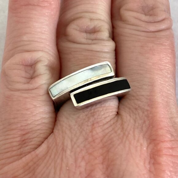 Sterling Silver 925 SX Modernist Black Onyx & Mother Of Pearl Band Ring Sz 5.75 - Picture 1 of 16